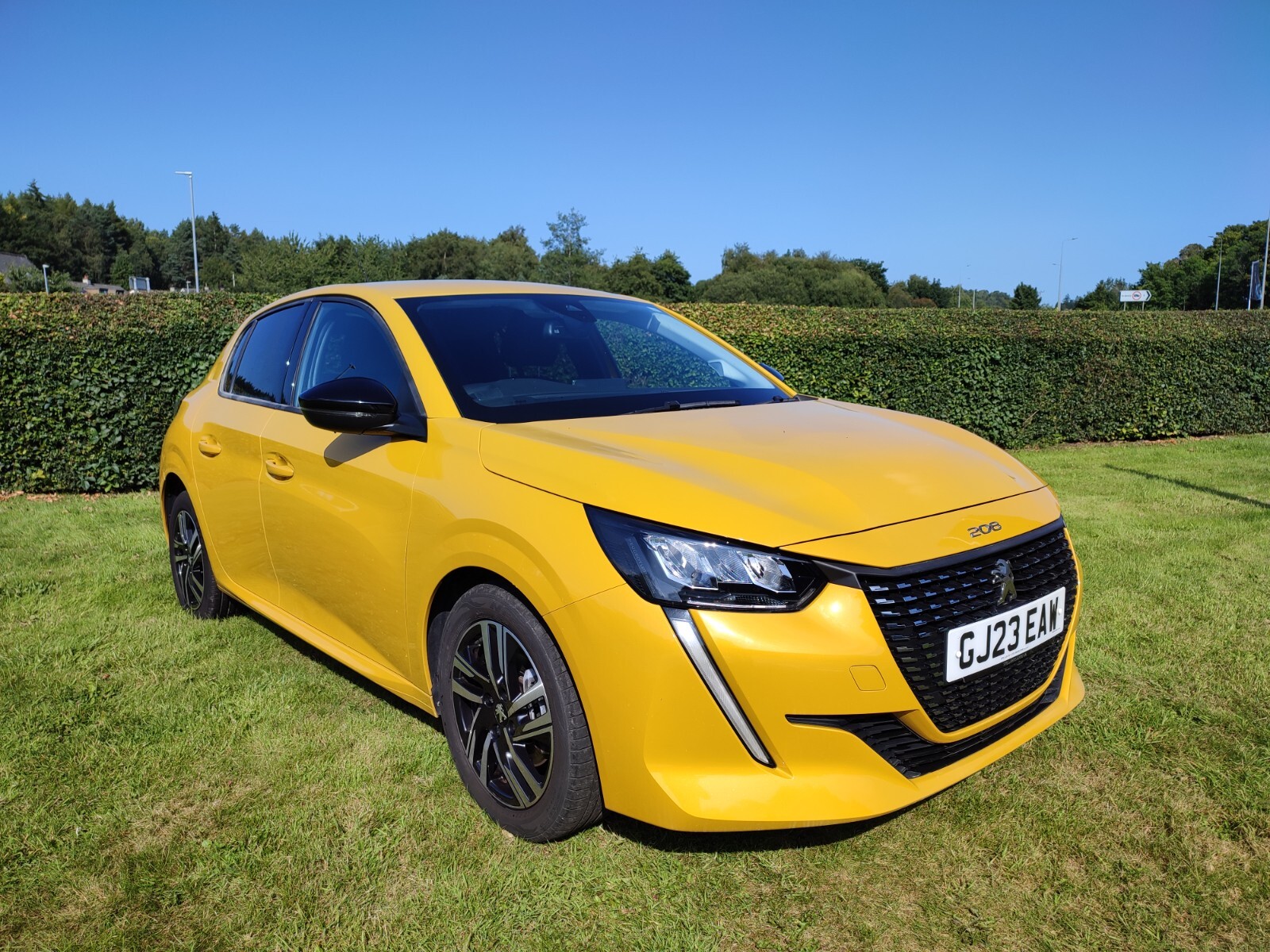 Main listing image - Peugeot 208