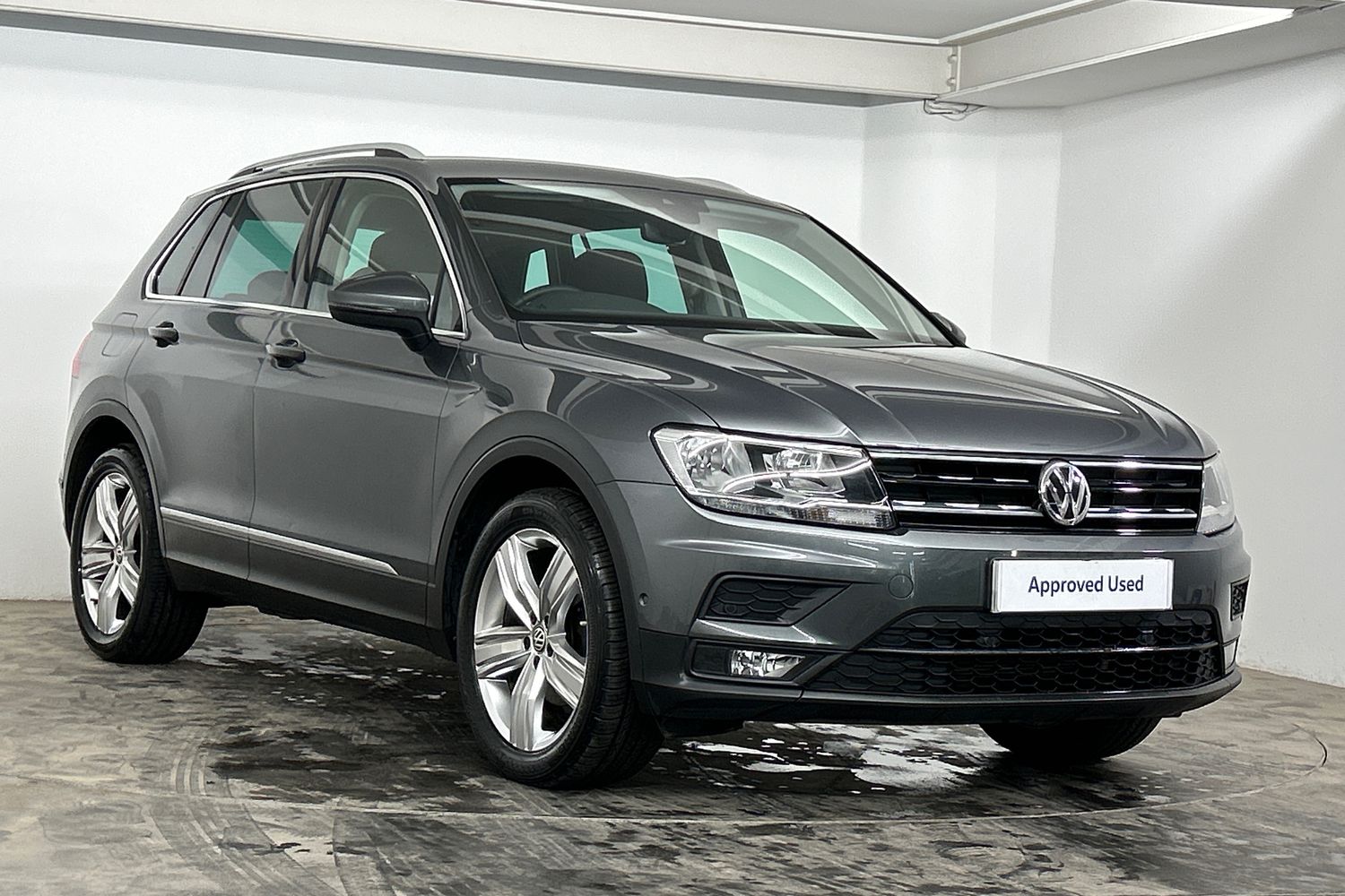 Main listing image - Volkswagen Tiguan