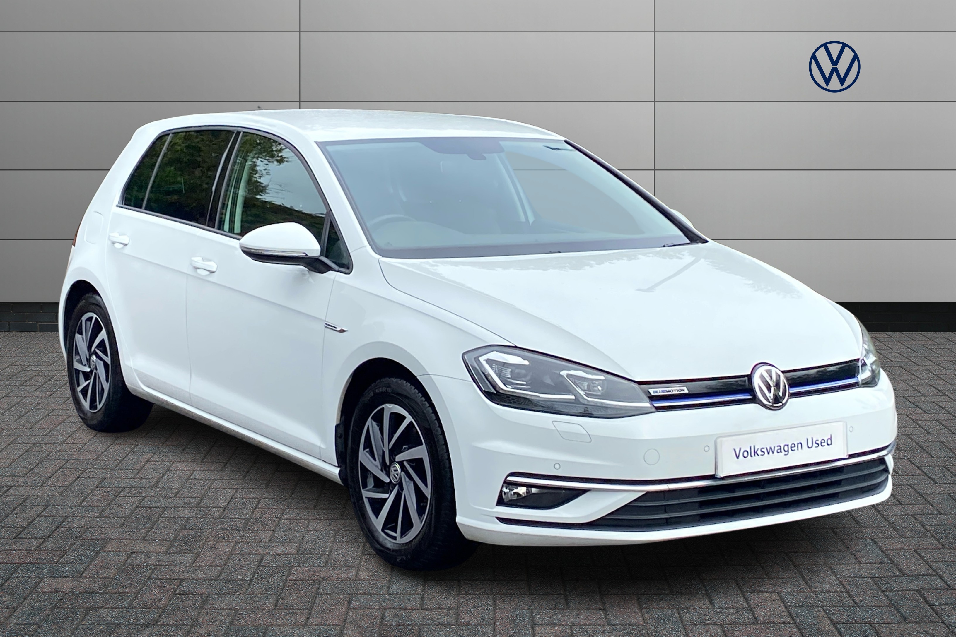 Main listing image - Volkswagen Golf