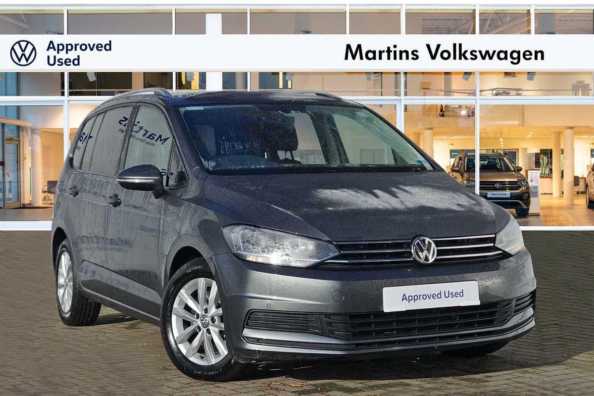 Main listing image - Volkswagen Touran