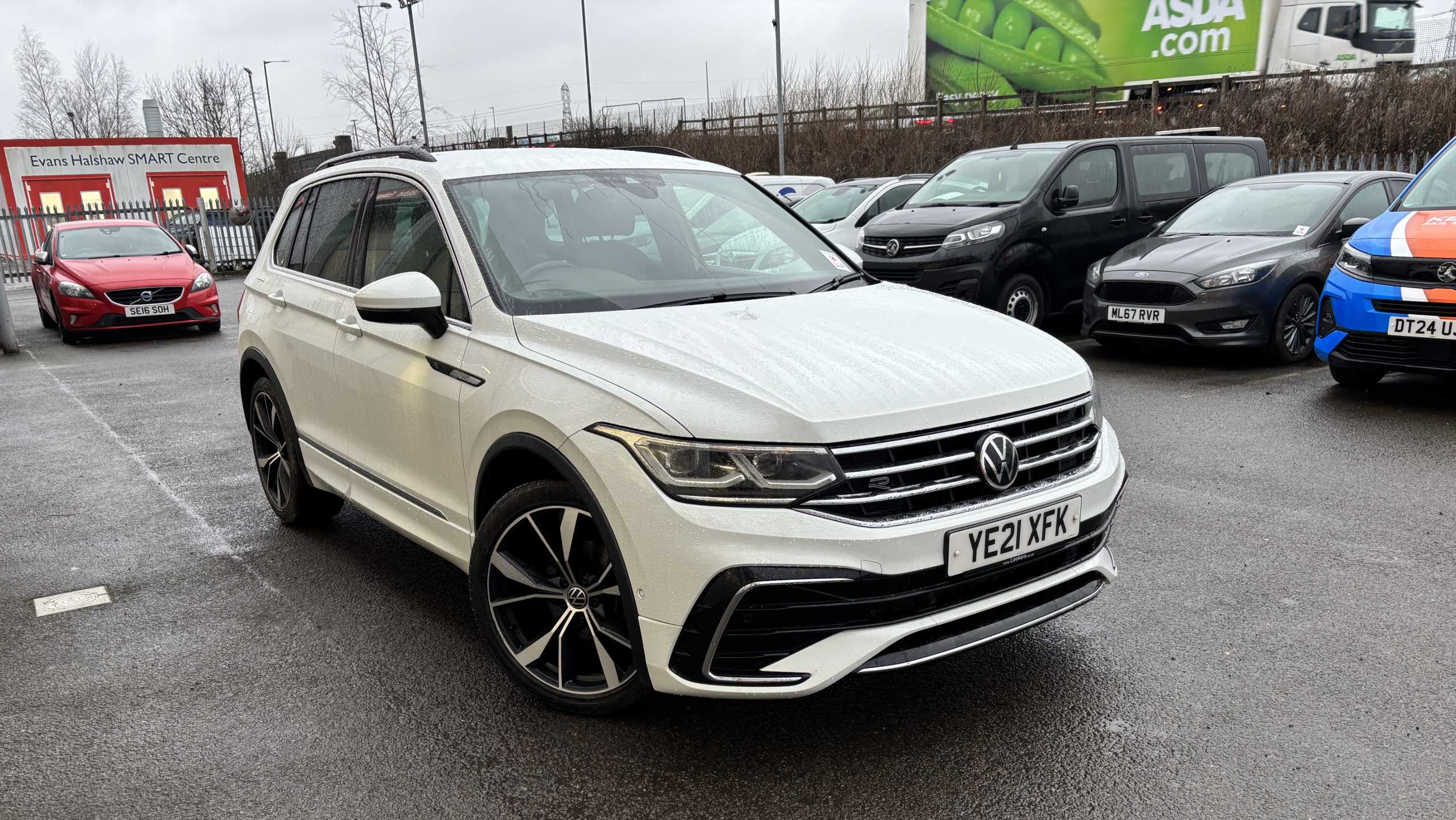 Main listing image - Volkswagen Tiguan
