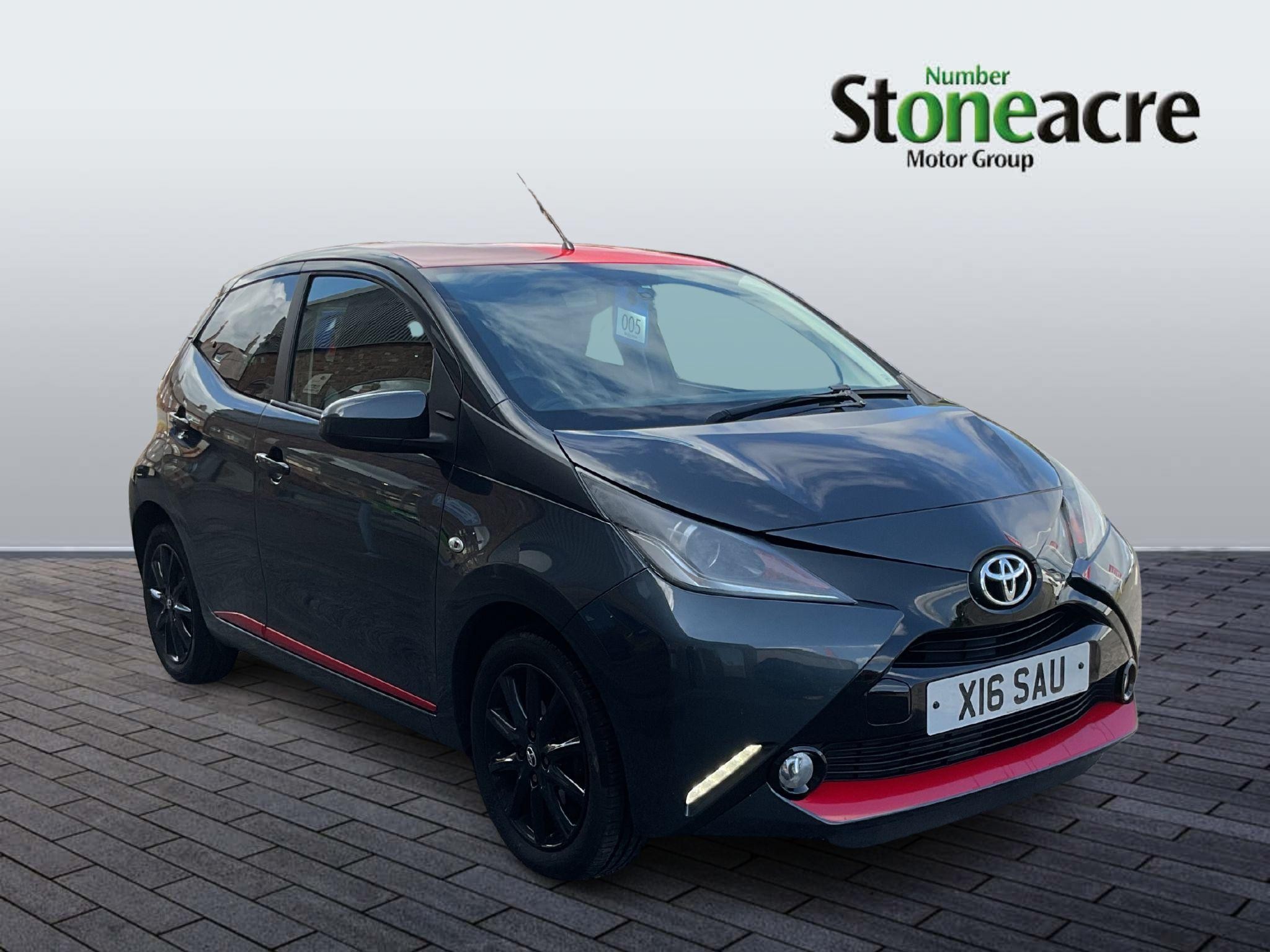 Main listing image - Toyota Aygo