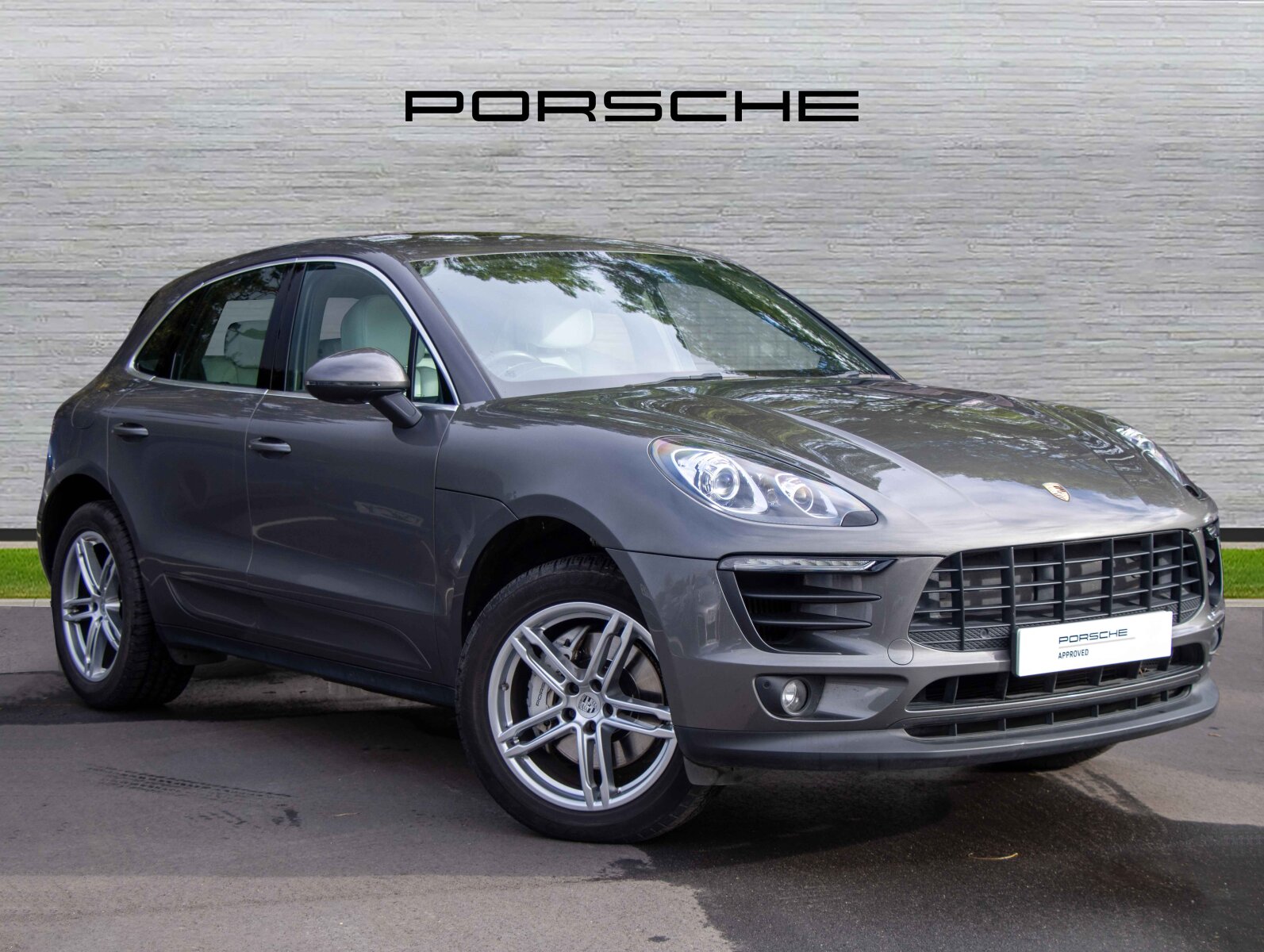 Main listing image - Porsche Macan