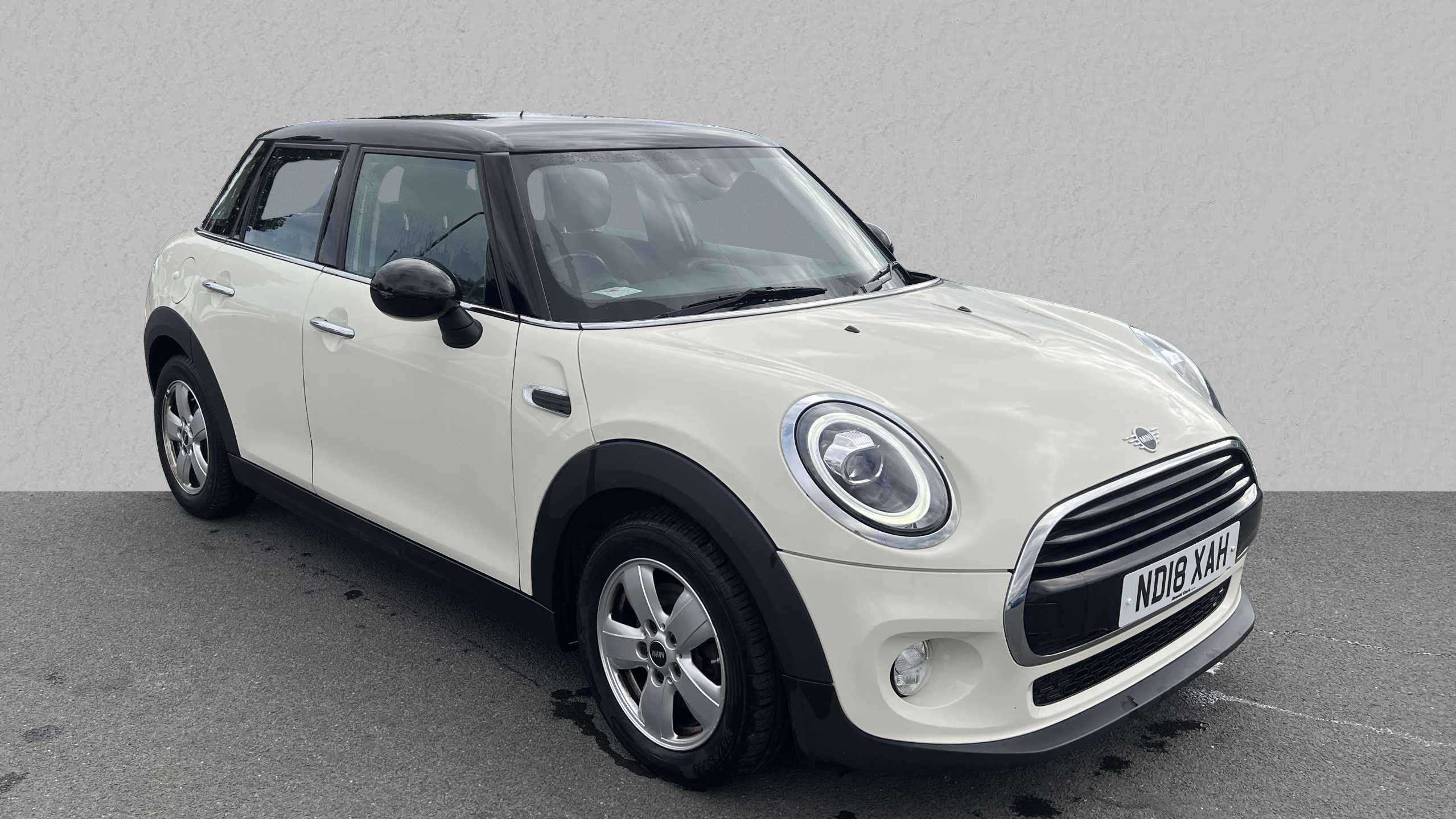Main listing image - MINI Hatchback 5dr