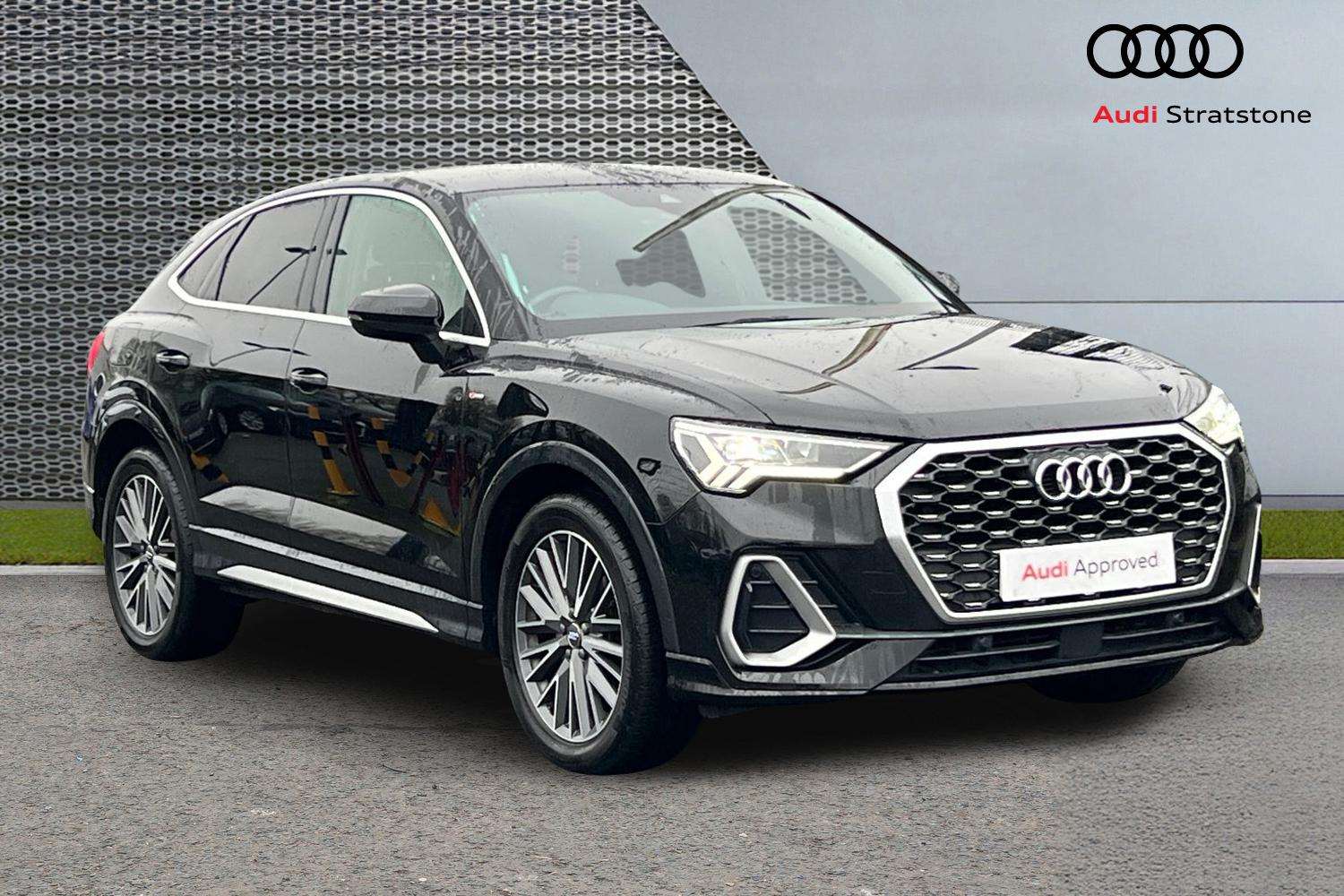 Main listing image - Audi Q3