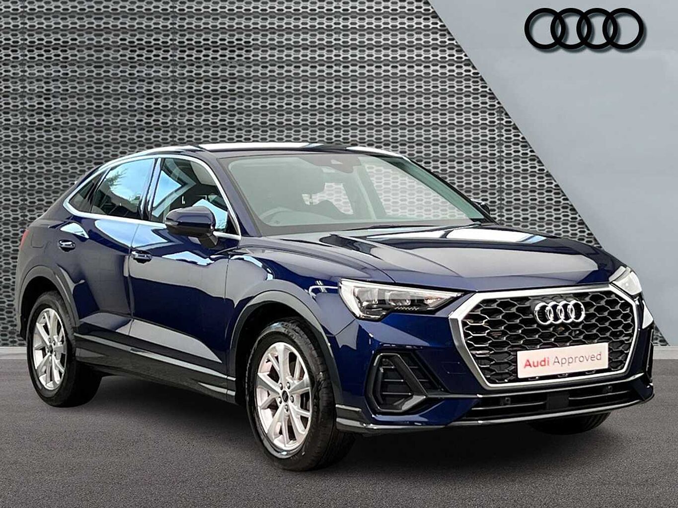 Main listing image - Audi Q3
