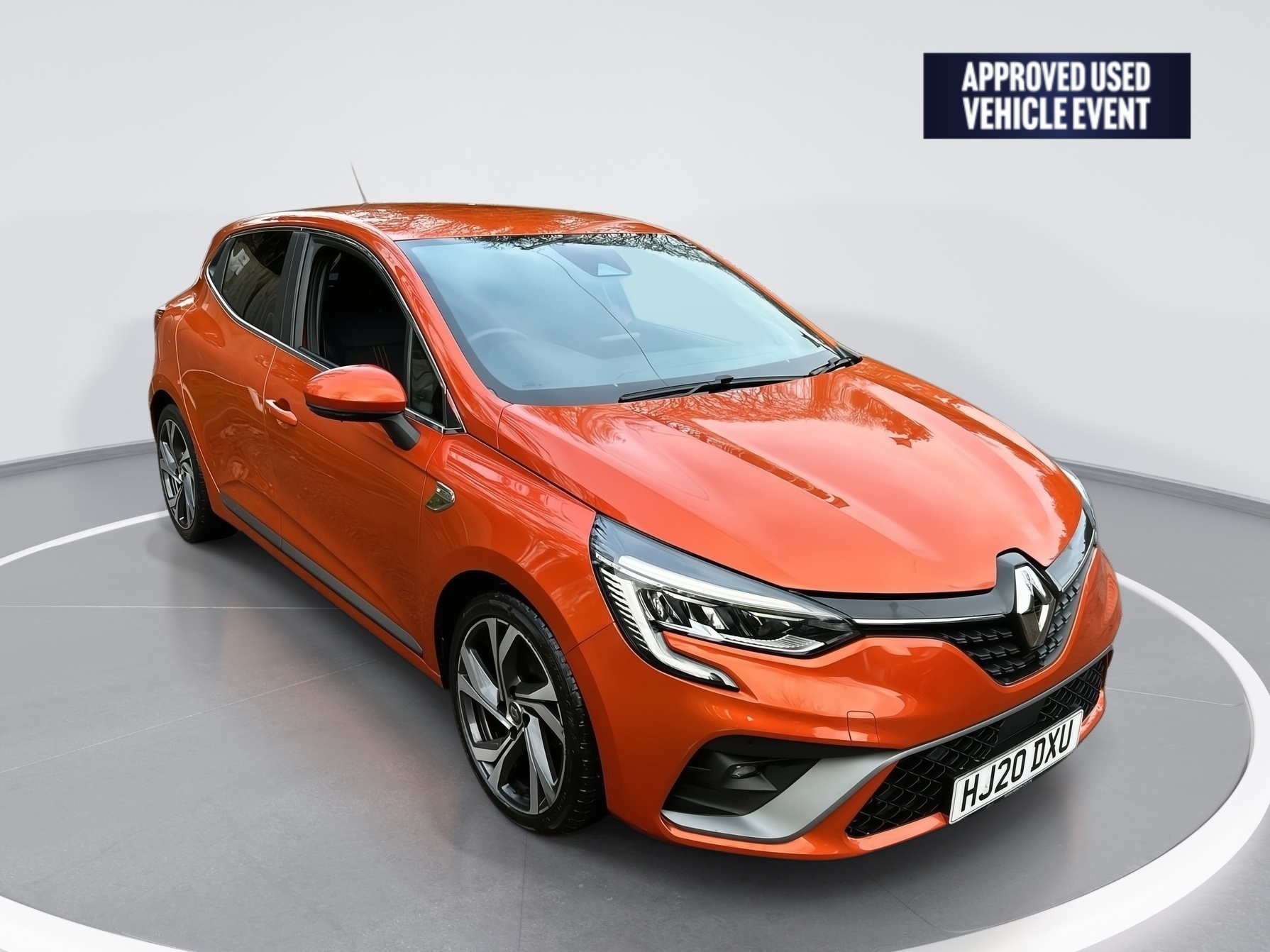 Main listing image - Renault Clio