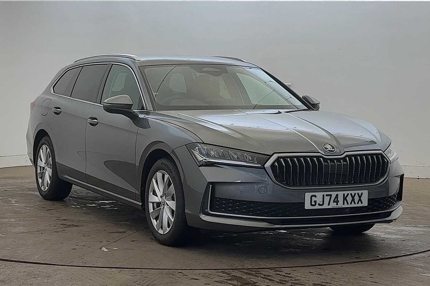 Main listing image - Skoda Superb Estate