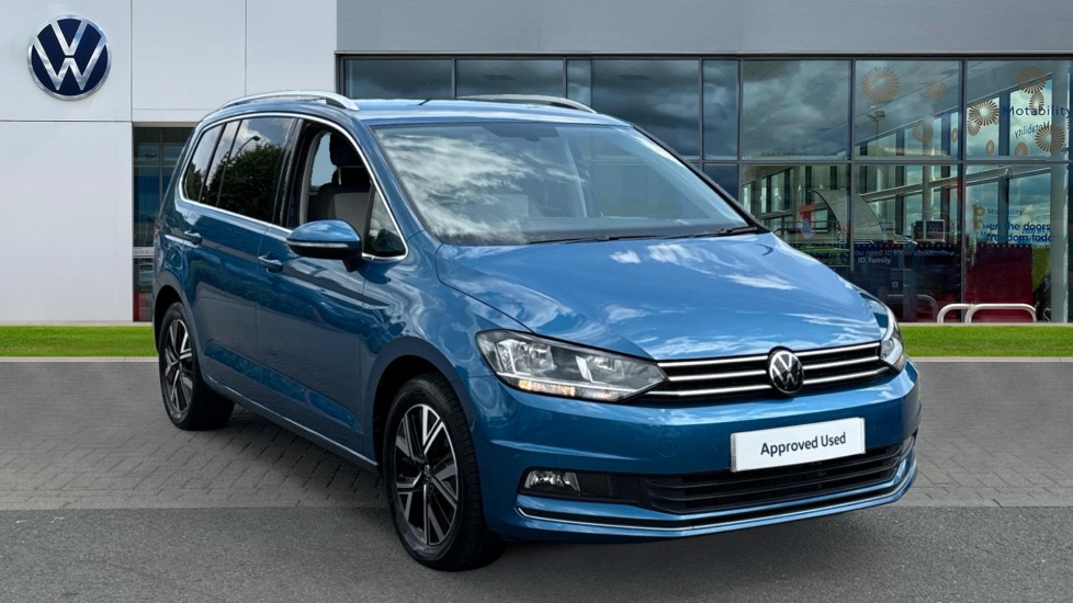 Main listing image - Volkswagen Touran