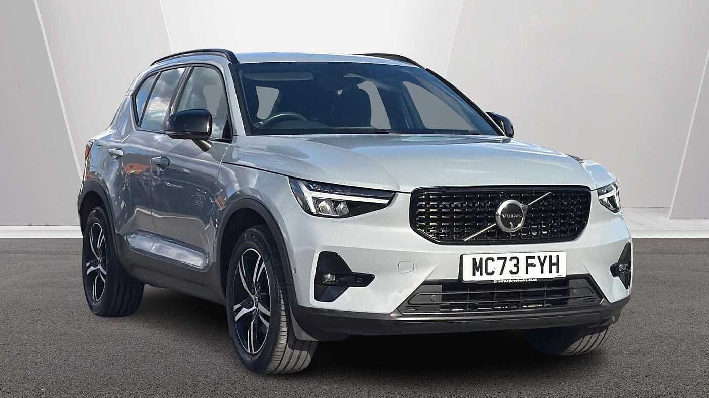 Main listing image - Volvo XC40