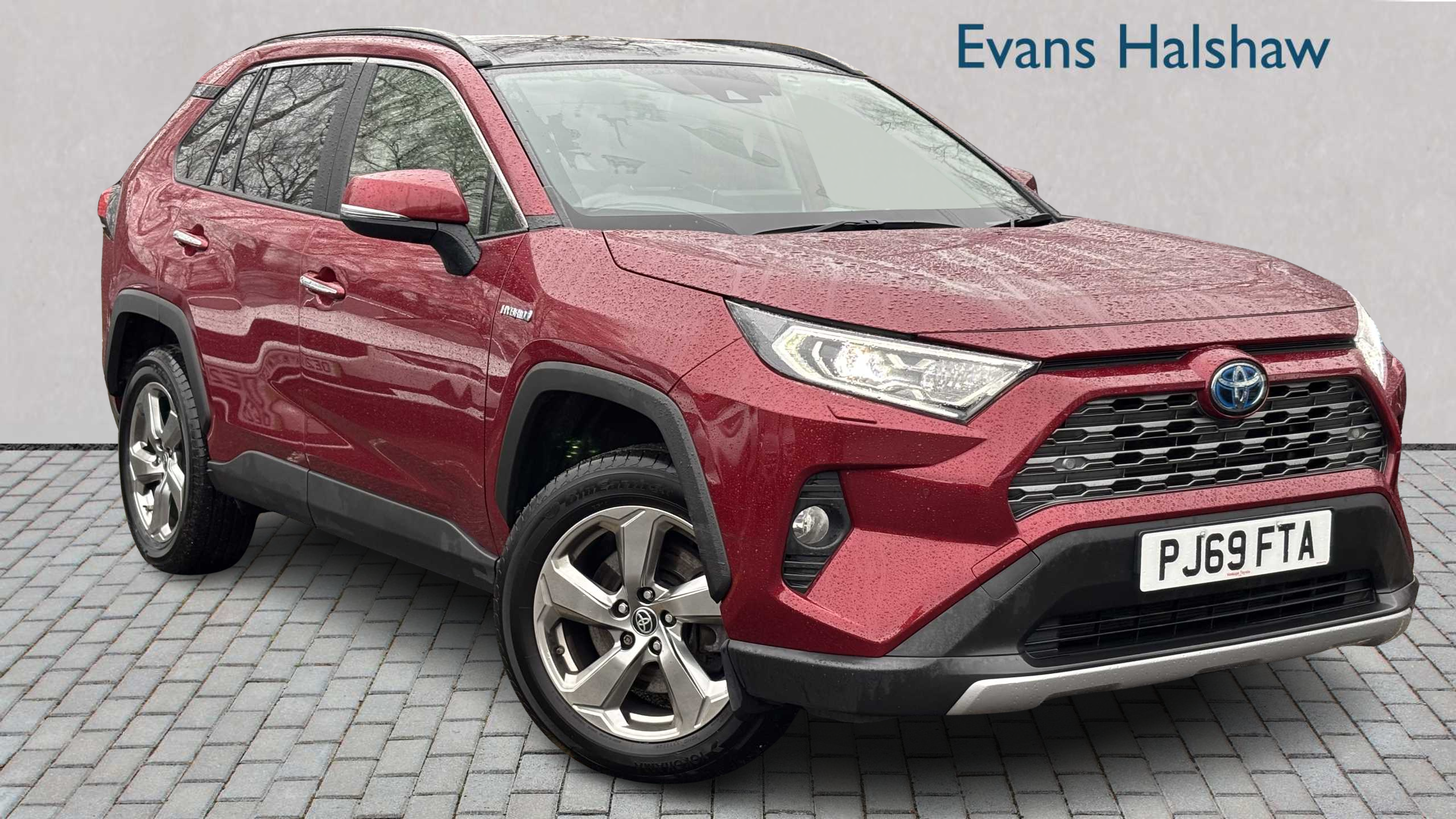 Main listing image - Toyota RAV4