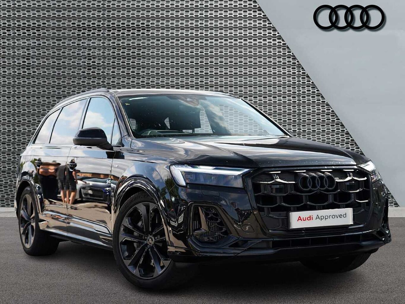 Main listing image - Audi Q7