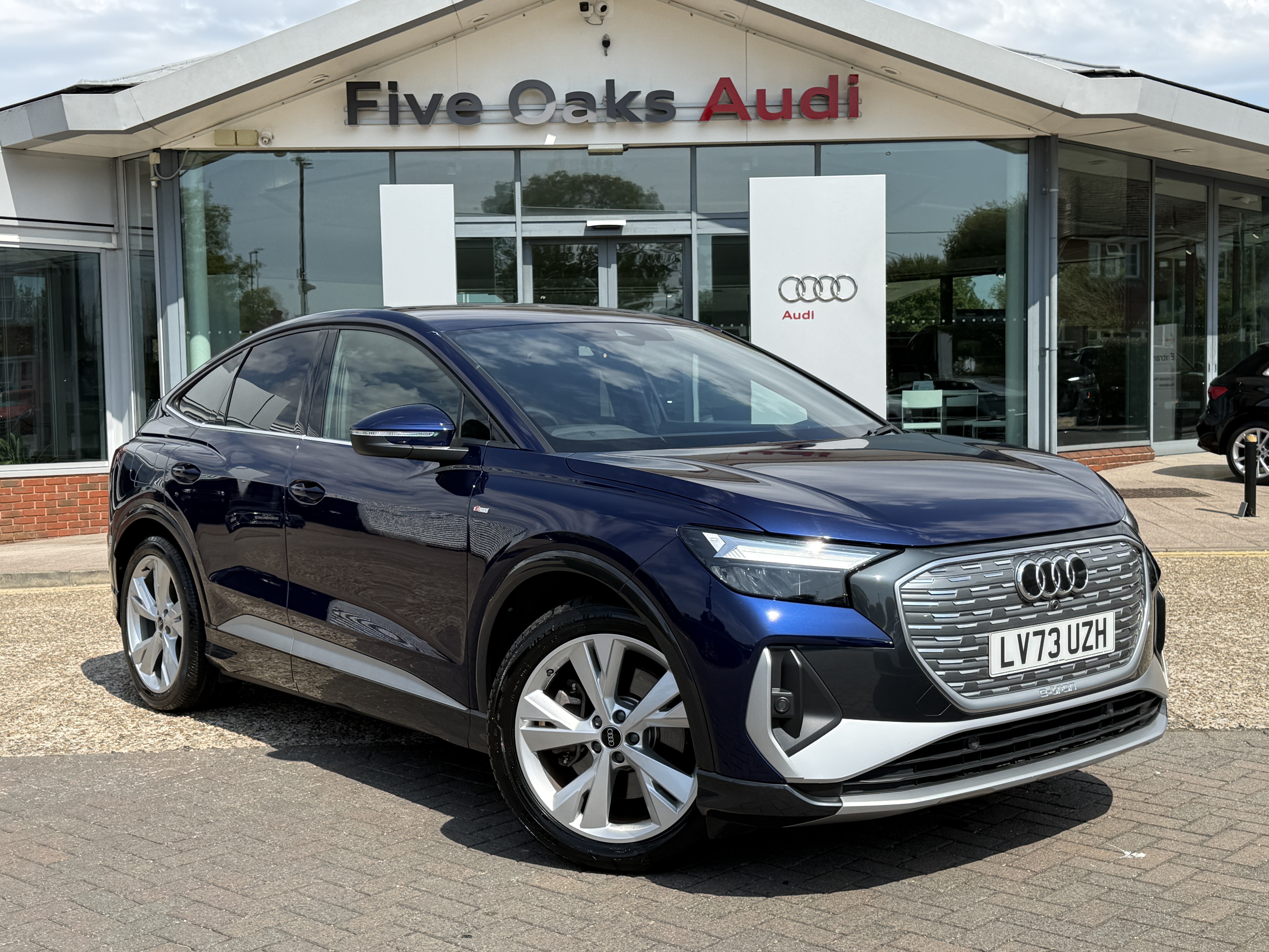 Main listing image - Audi Q4