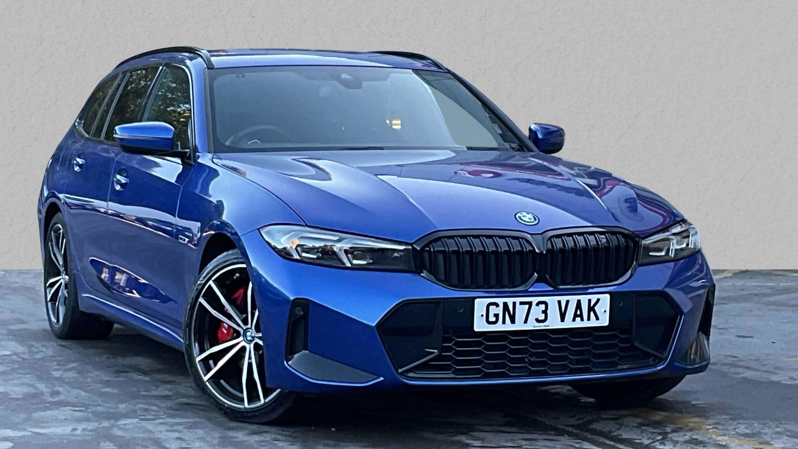 Main listing image - BMW 3 Series Touring
