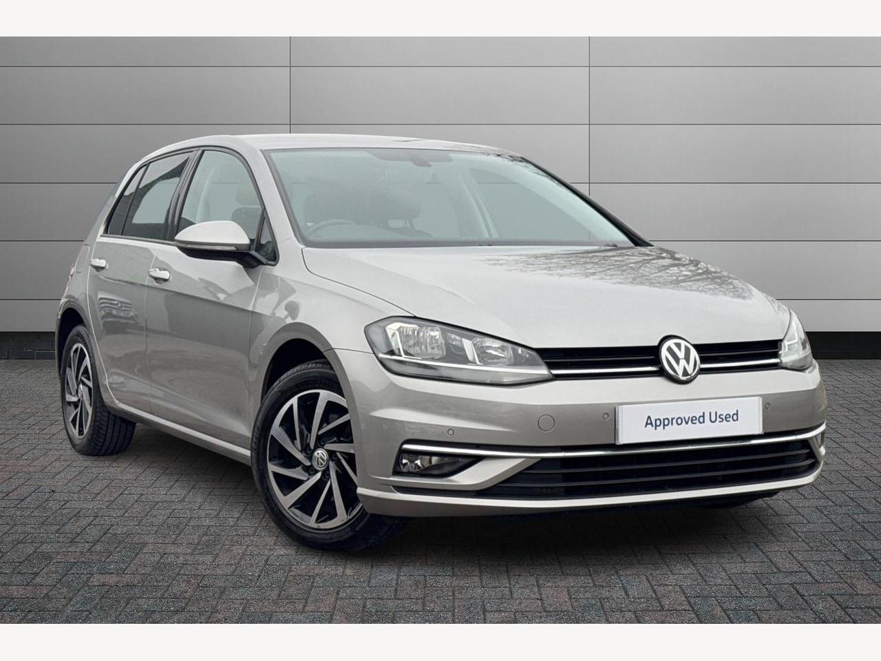 Main listing image - Volkswagen Golf