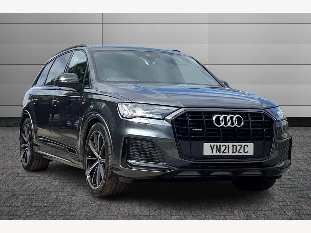 Main listing image - Audi Q7