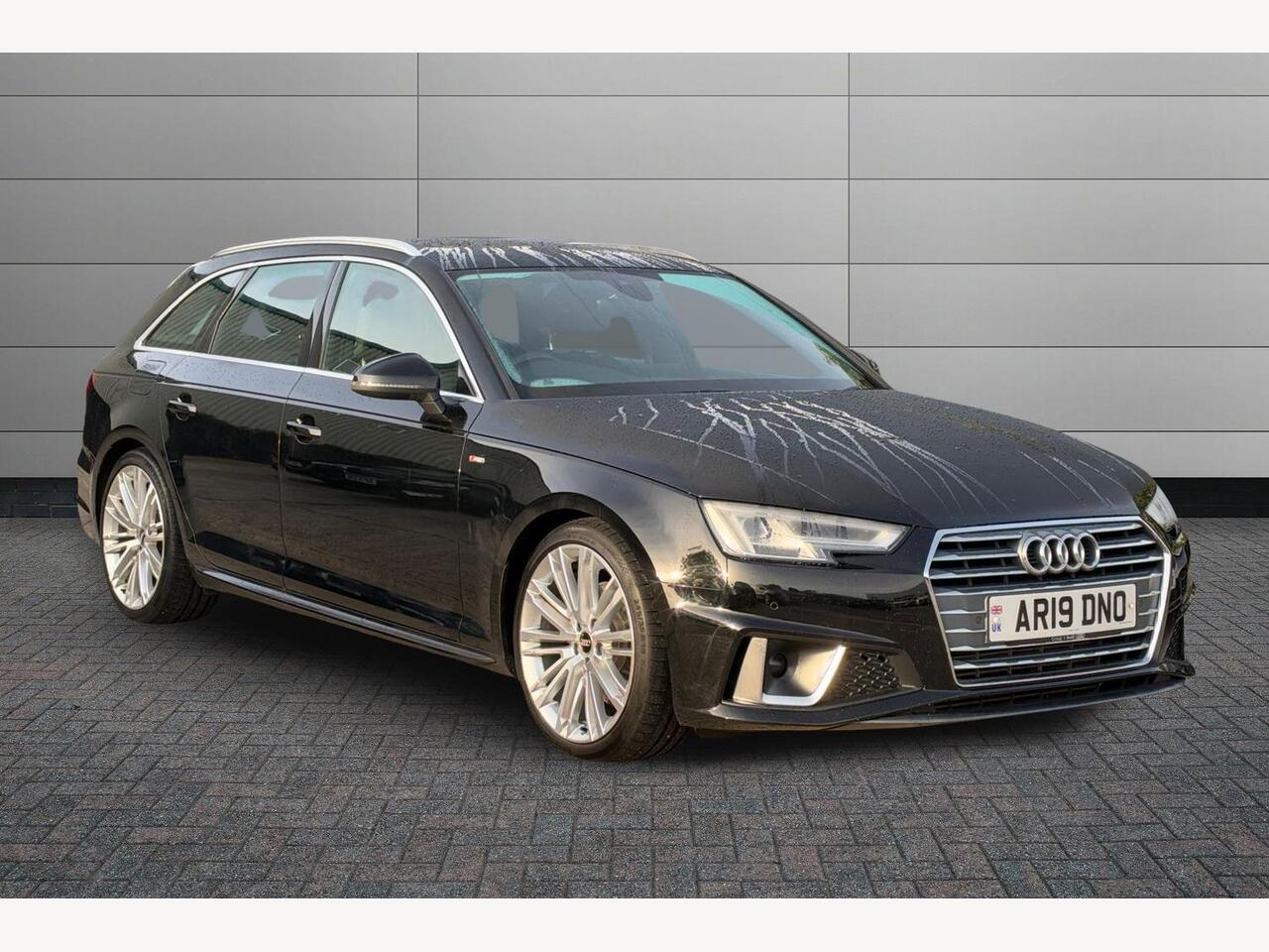 Main listing image - Audi A4