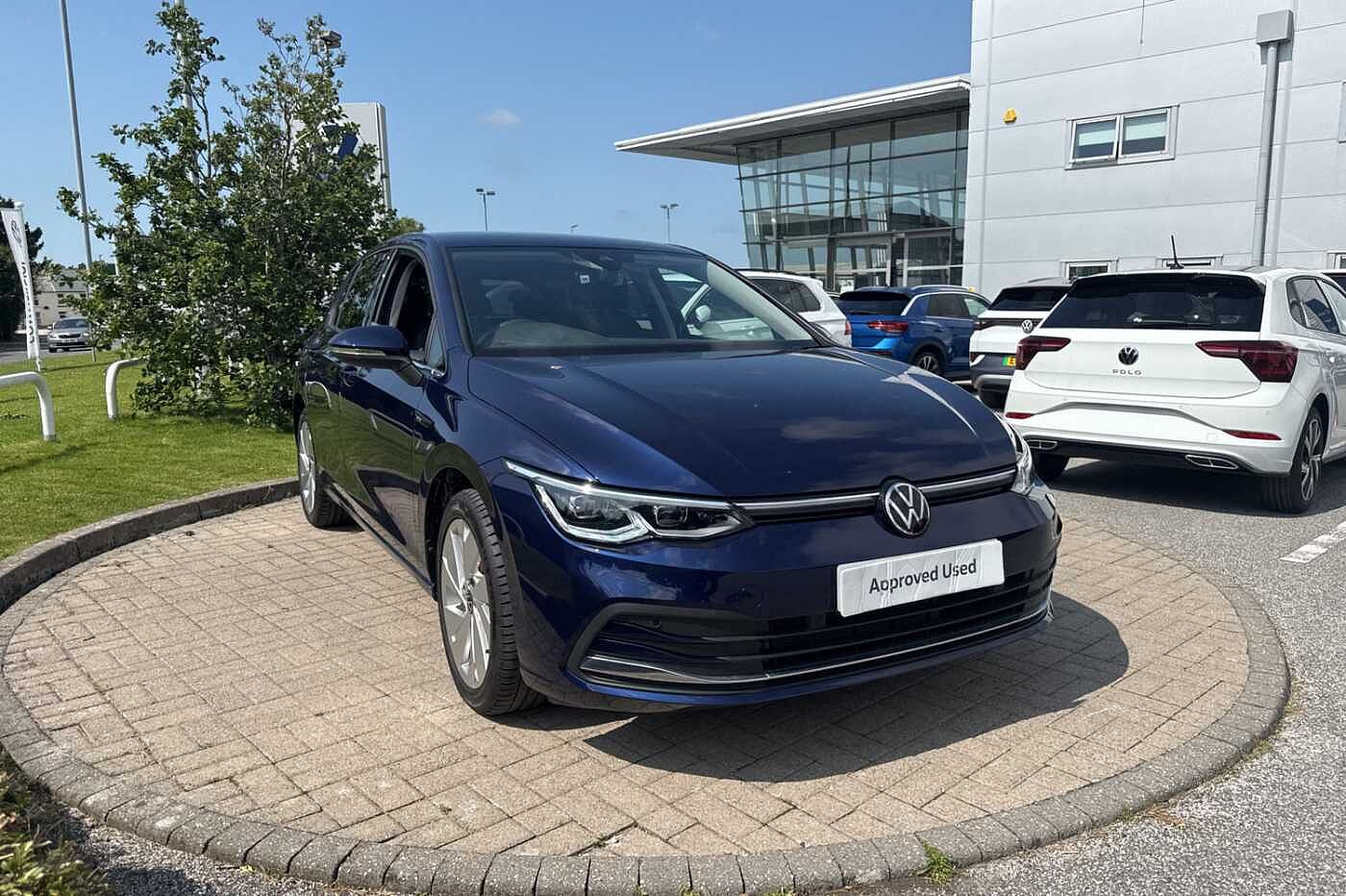 Main listing image - Volkswagen Golf