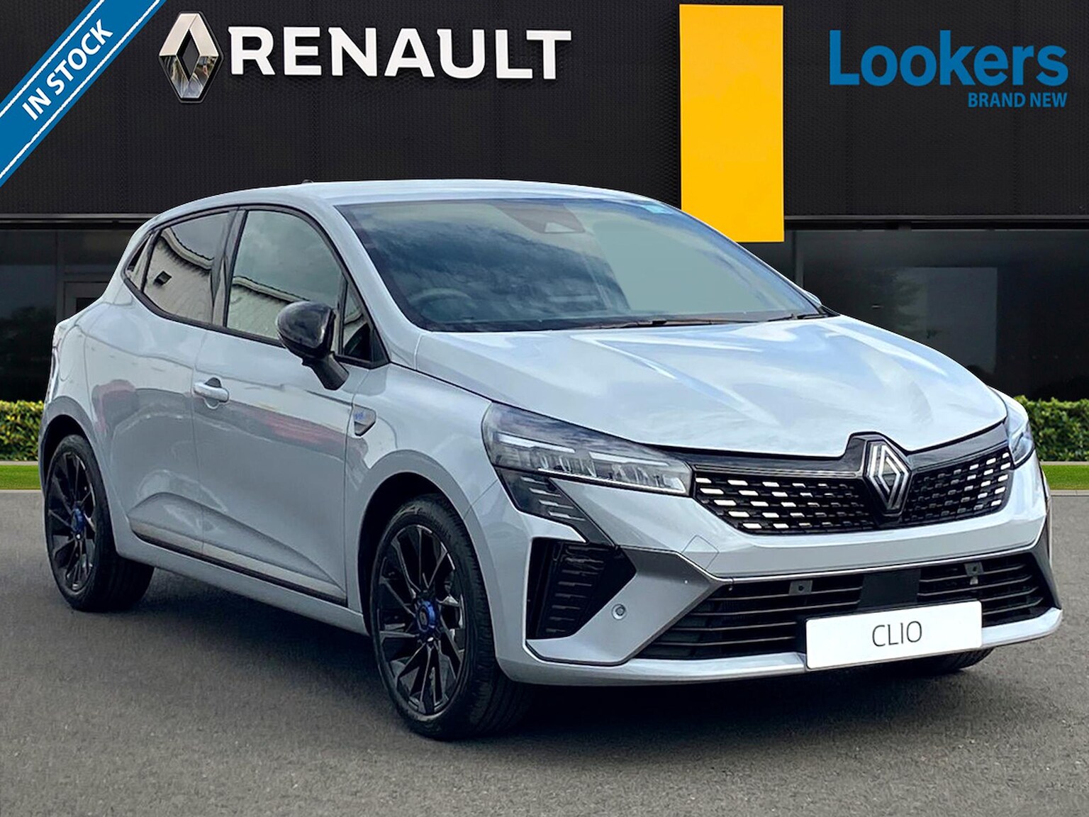 Main listing image - Renault Clio