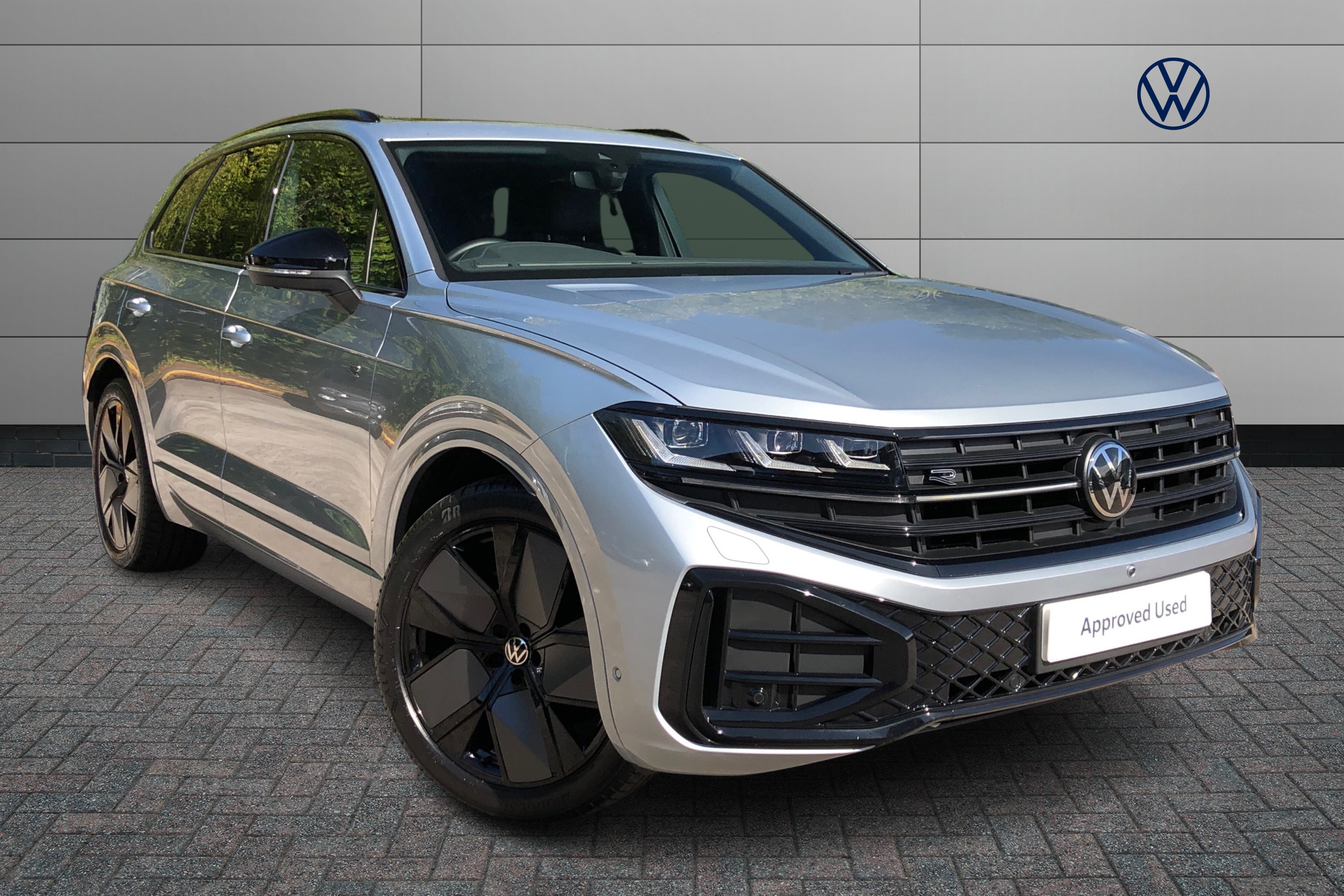 Main listing image - Volkswagen Touareg