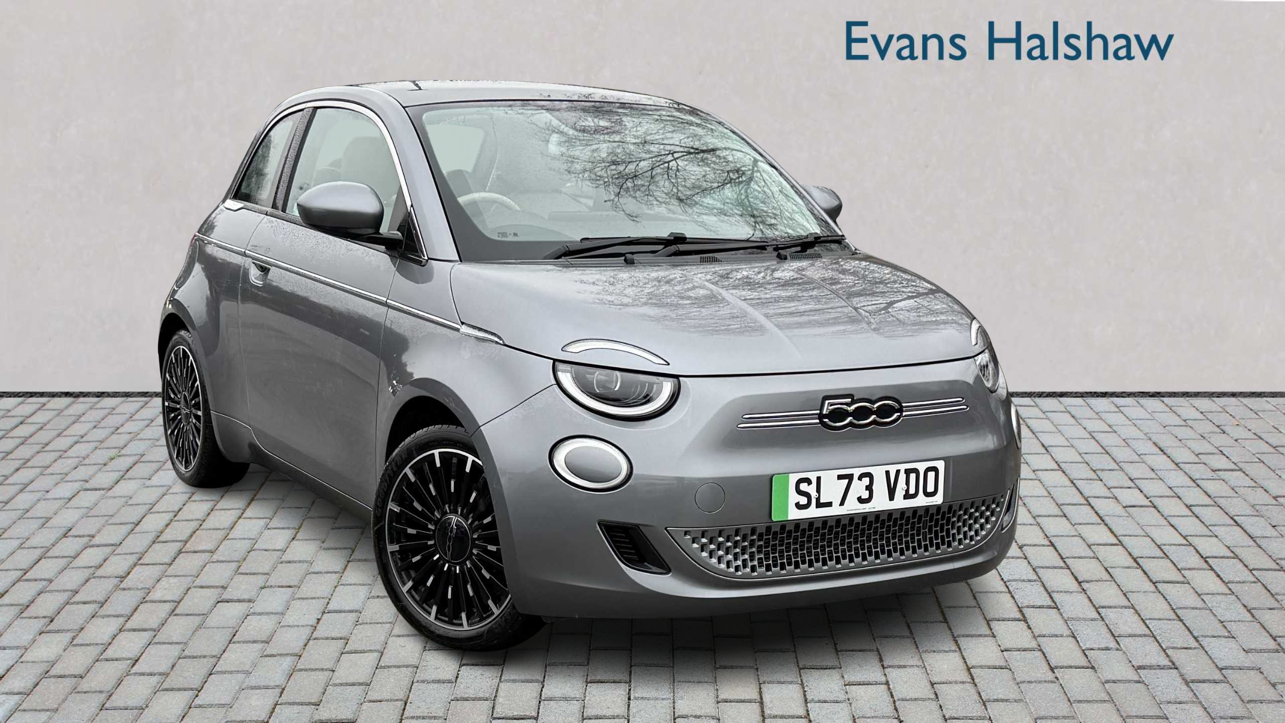 Main listing image - Fiat 500 Electric