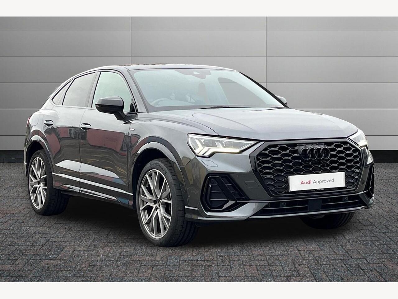 Main listing image - Audi Q3