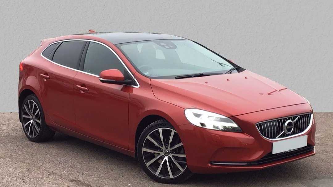 Main listing image - Volvo V40