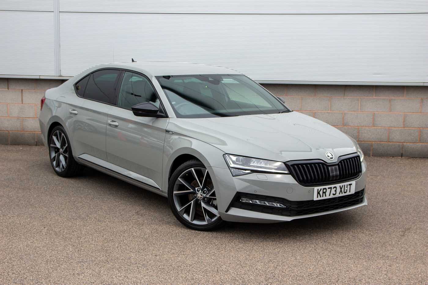 Main listing image - Skoda Superb