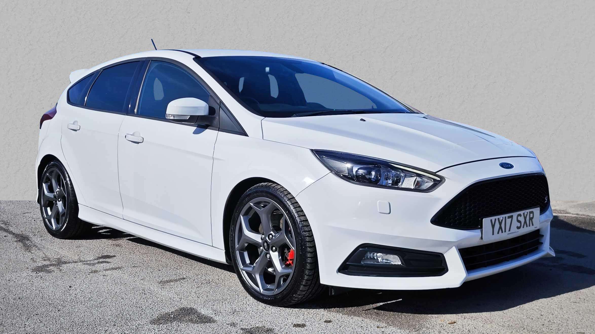 Main listing image - Ford Focus ST
