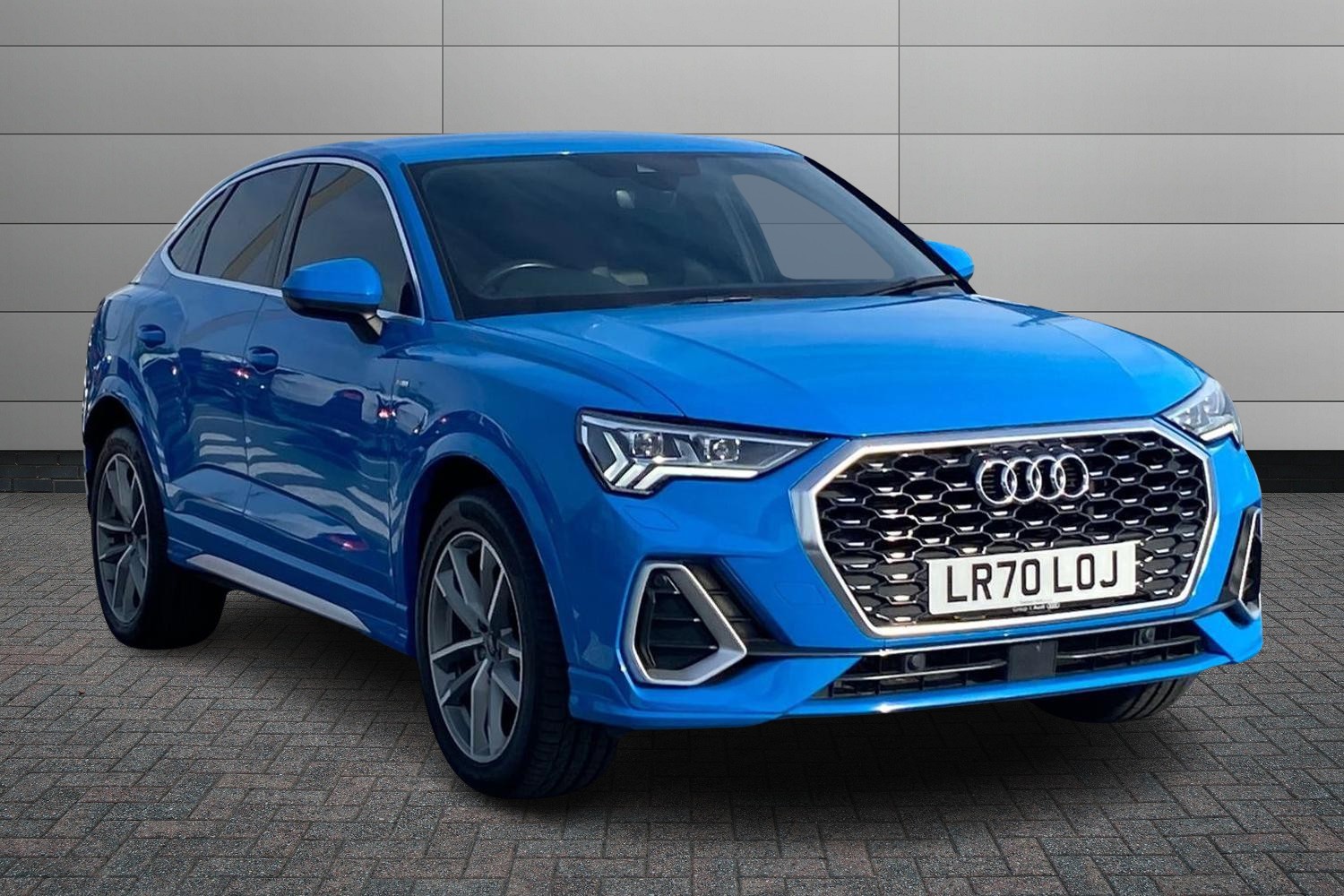 Main listing image - Audi Q3