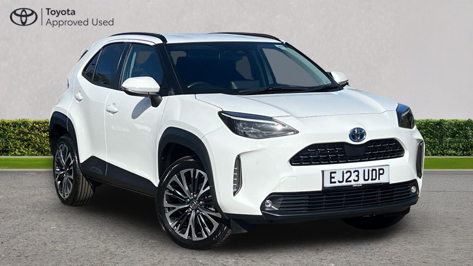 Main listing image - Toyota Yaris Cross
