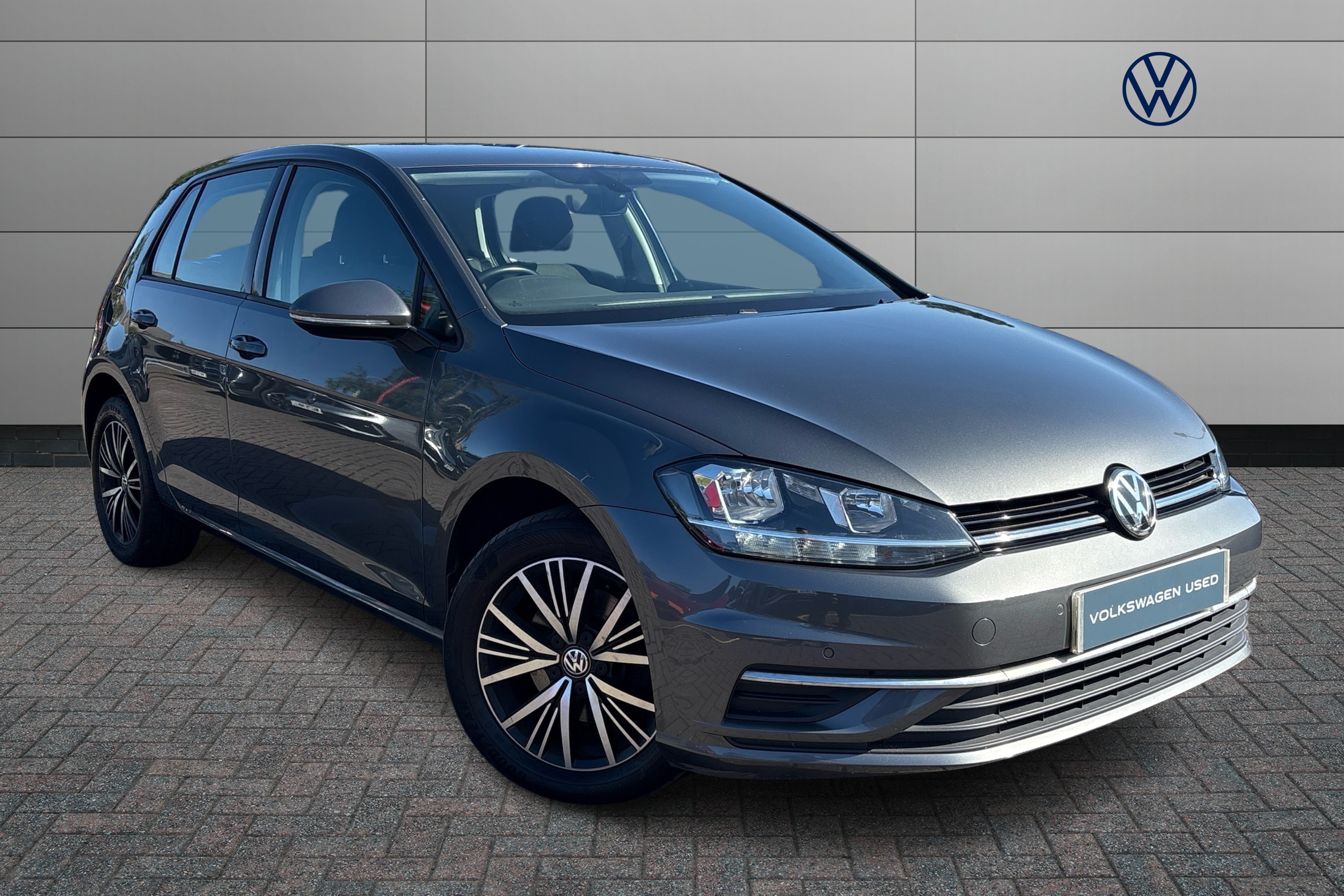 Main listing image - Volkswagen Golf