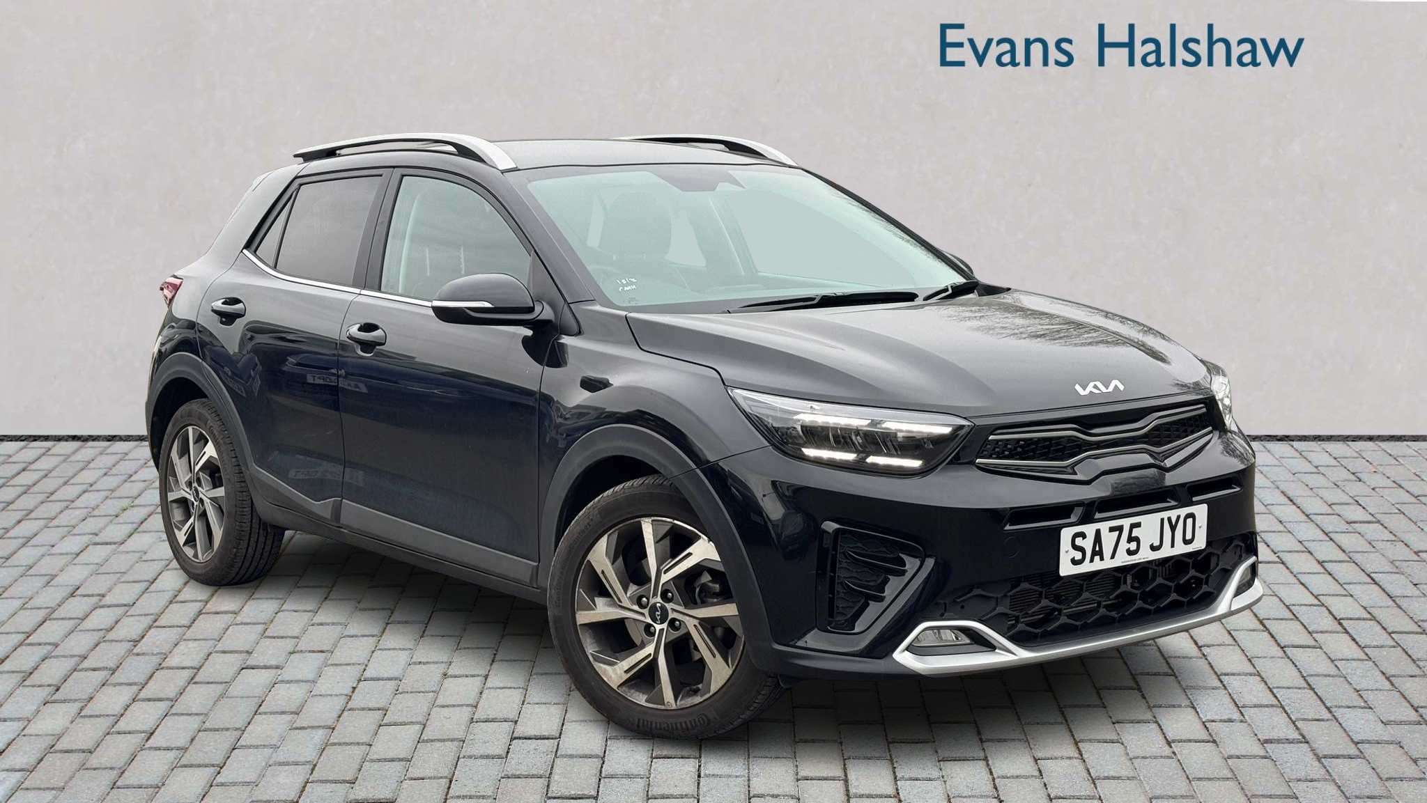 Main listing image - Kia Stonic