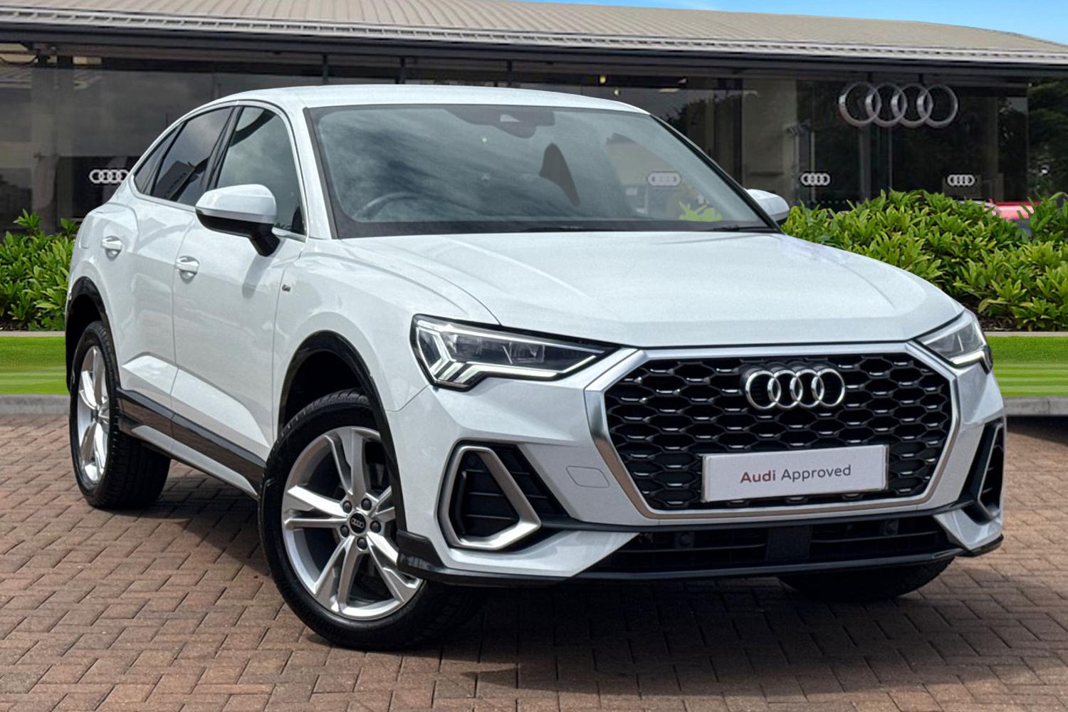 Main listing image - Audi Q3