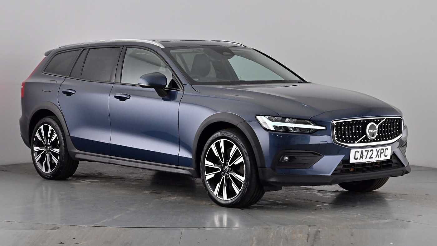 Main listing image - Volvo V60 Cross Country
