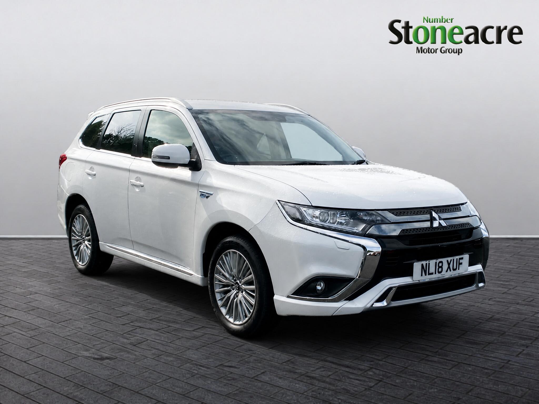 Main listing image - Mitsubishi Outlander