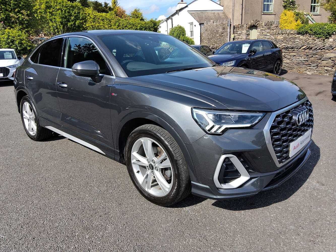 Main listing image - Audi Q3