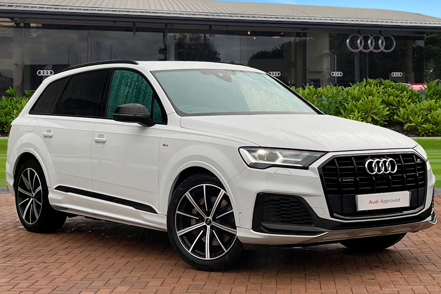 Main listing image - Audi Q7