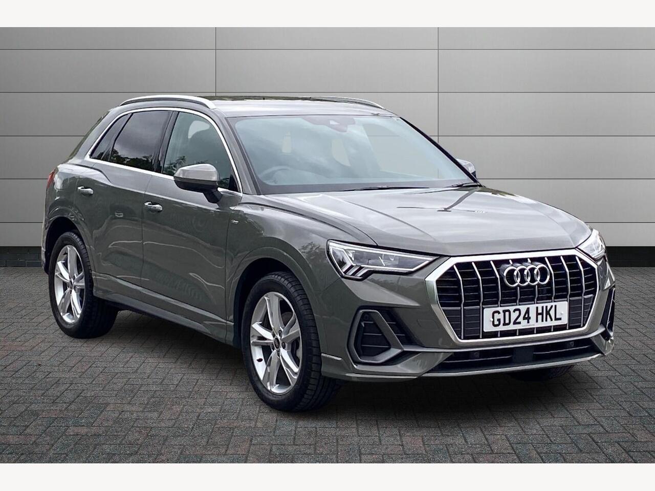 Main listing image - Audi Q3