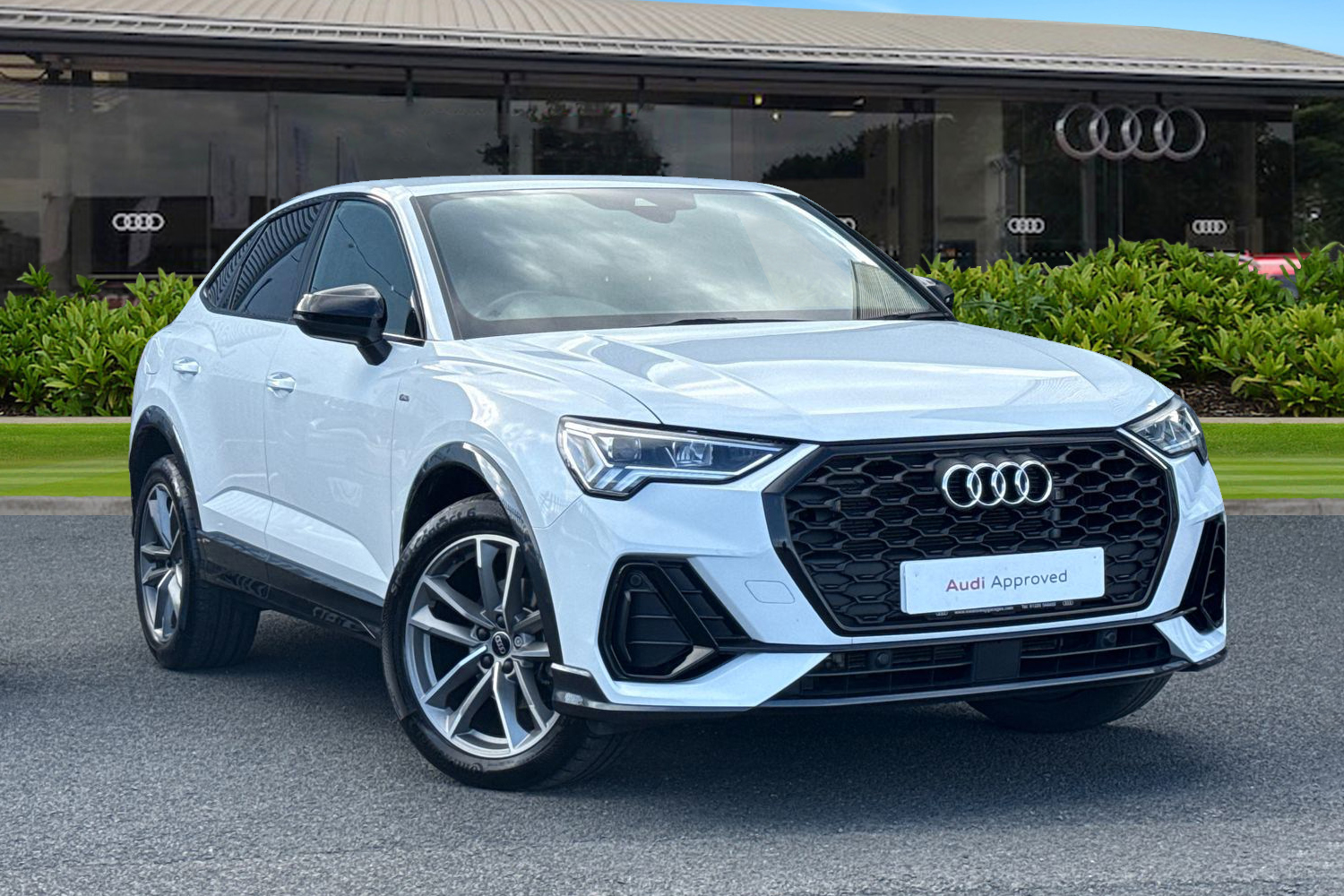 Main listing image - Audi Q3
