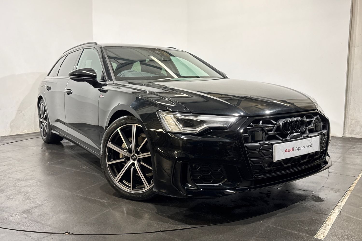 Main listing image - Audi A6