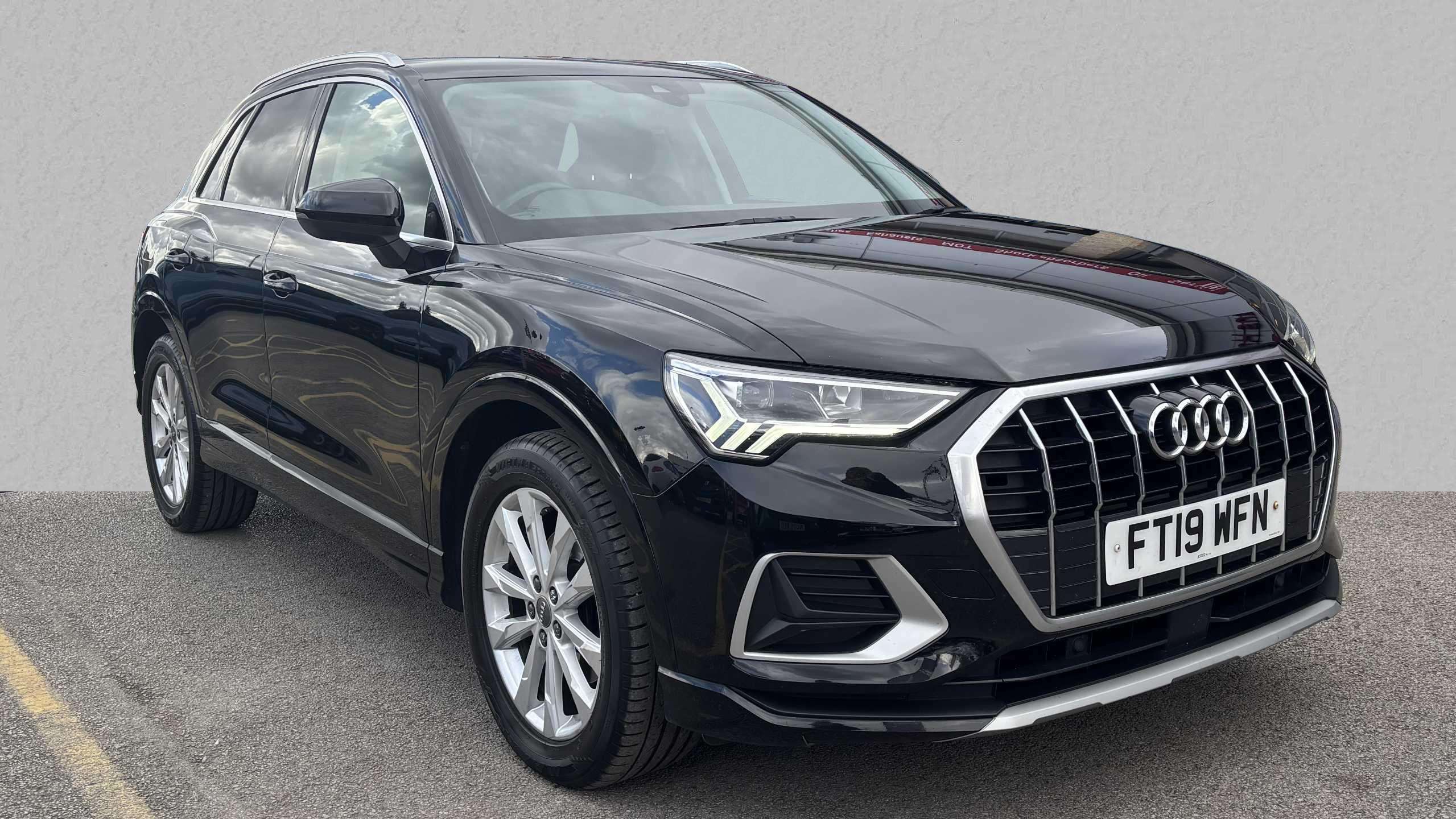Main listing image - Audi Q3