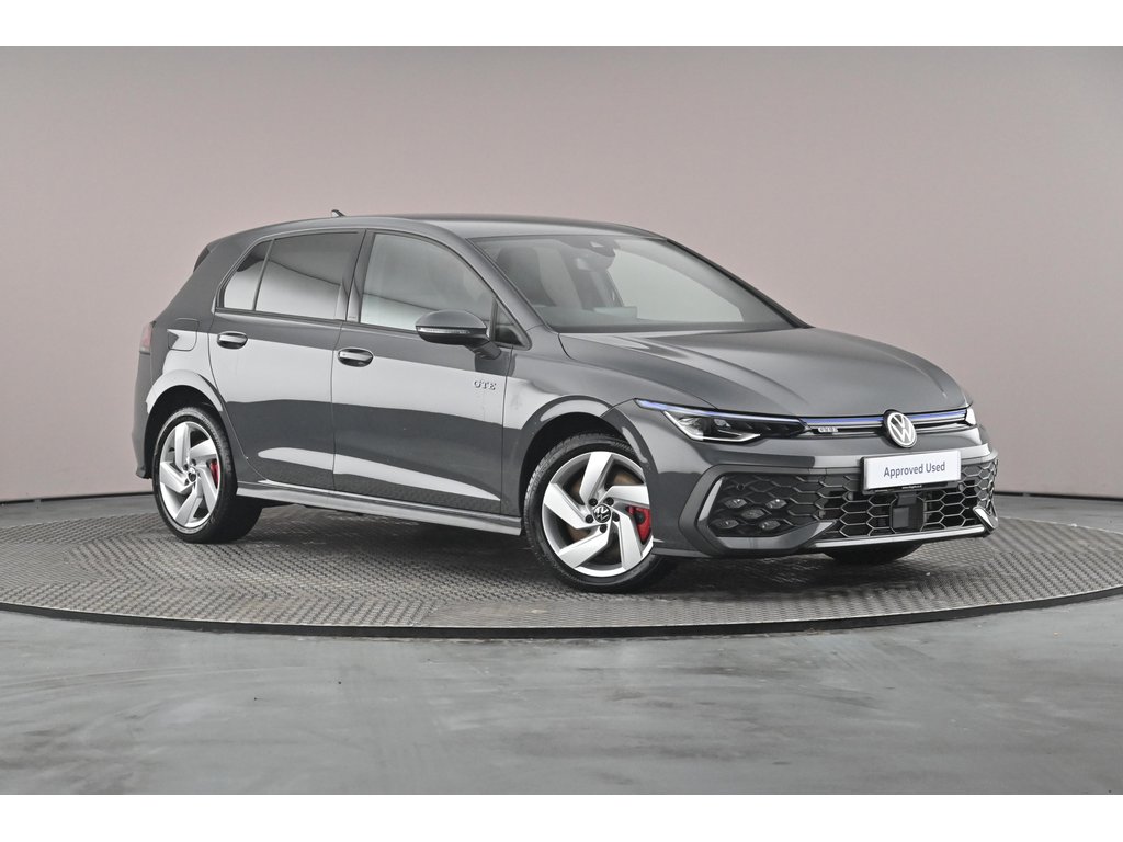 Main listing image - Volkswagen Golf GTE