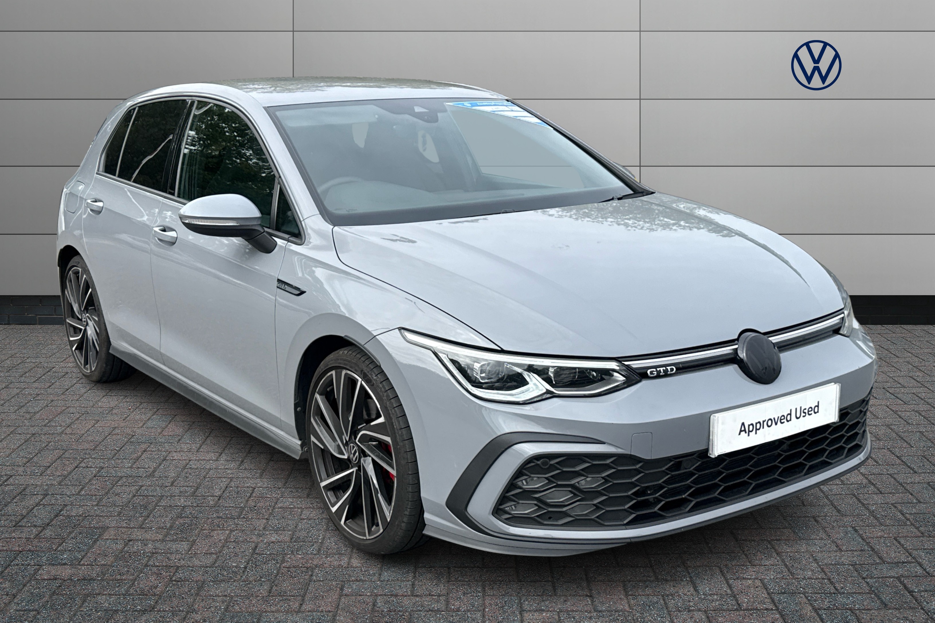 Main listing image - Volkswagen Golf