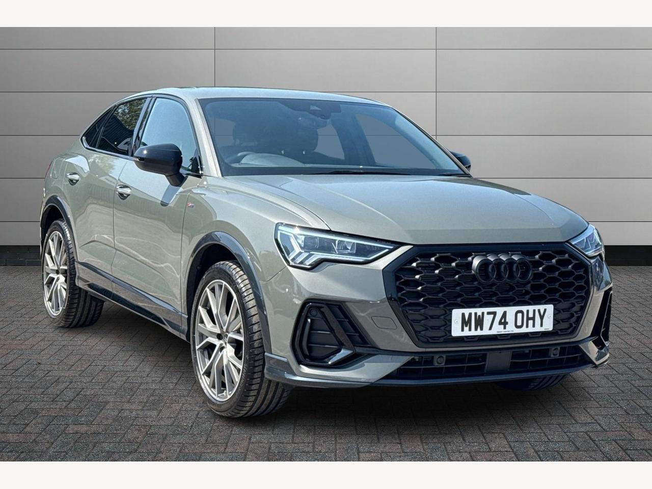 Main listing image - Audi Q3