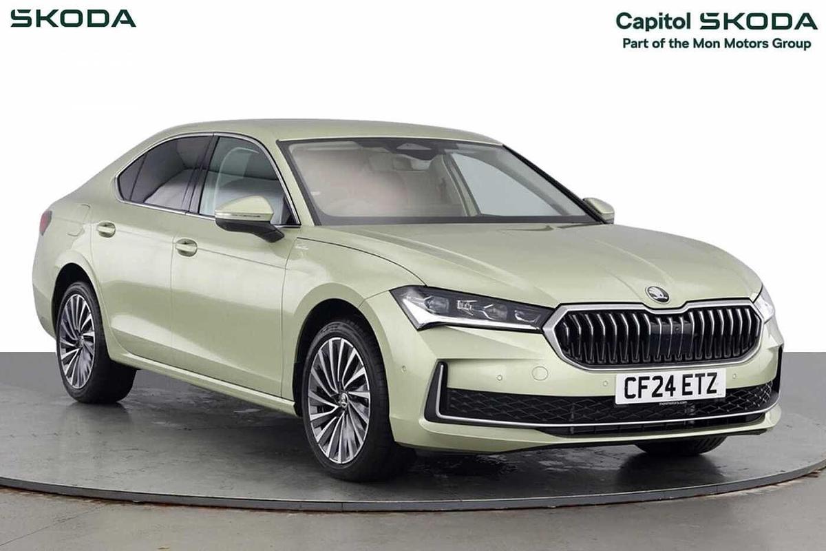 Main listing image - Skoda Superb