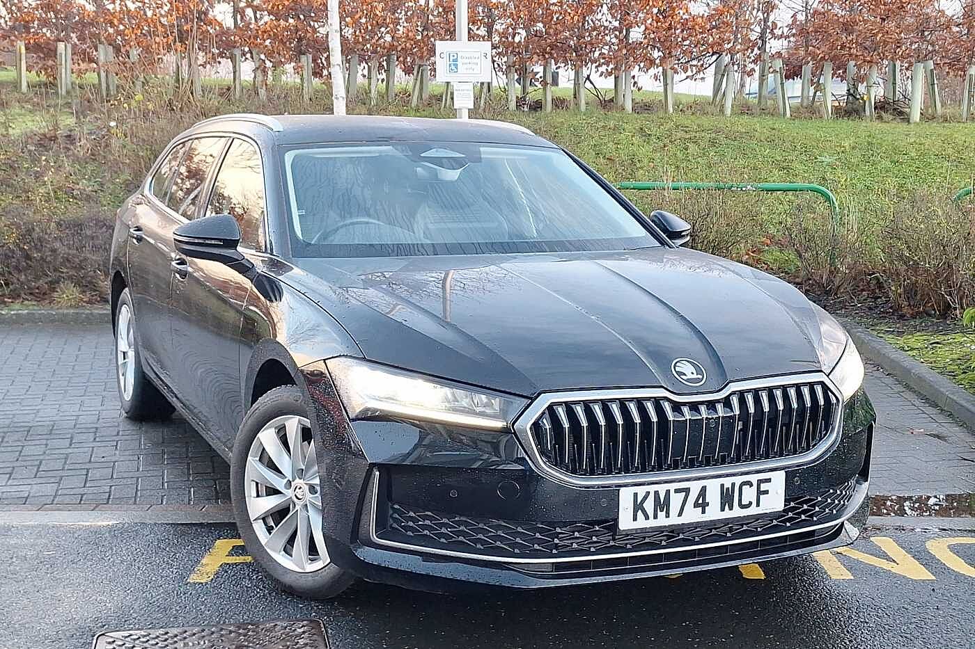 Main listing image - Skoda Superb Estate
