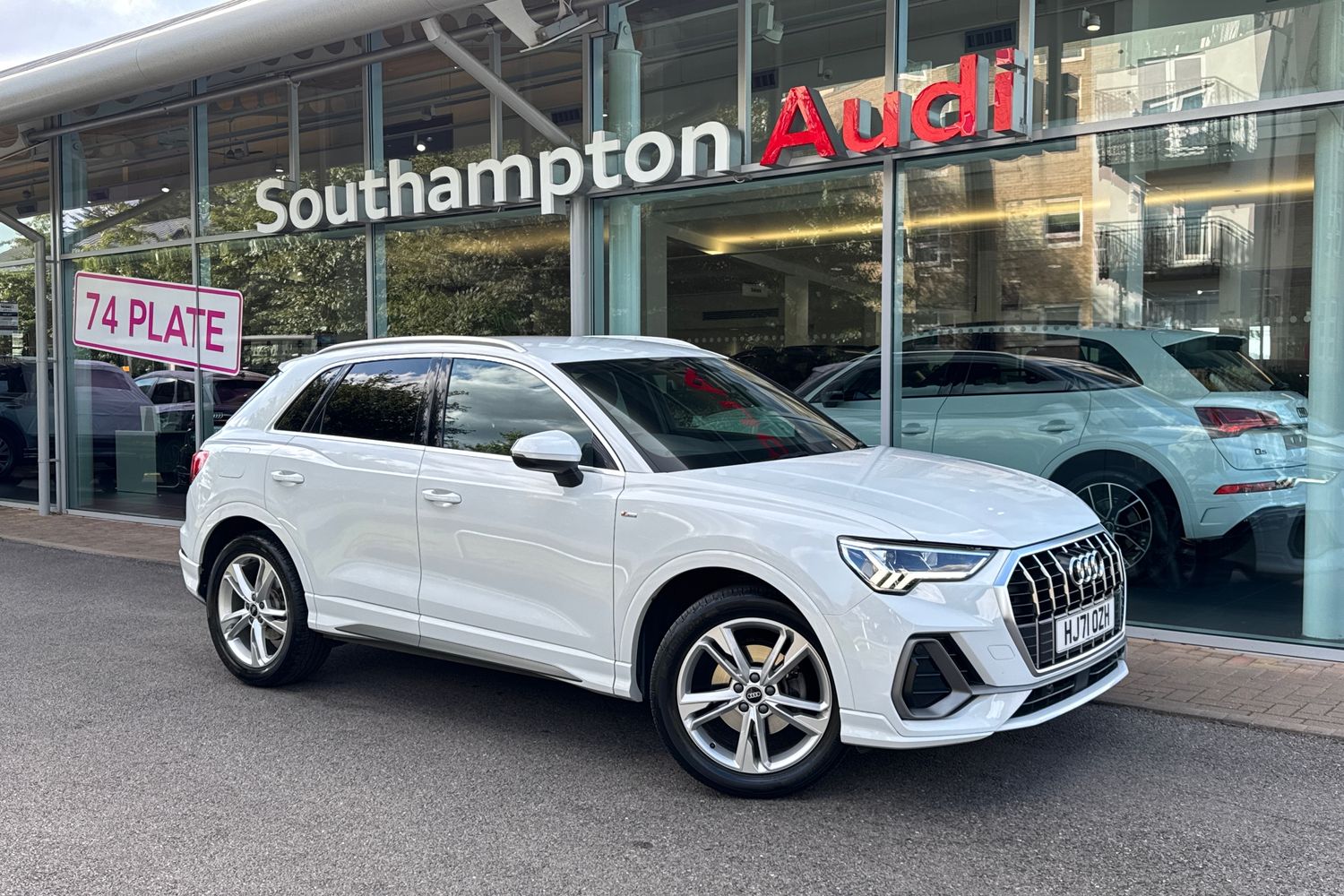 Main listing image - Audi Q3