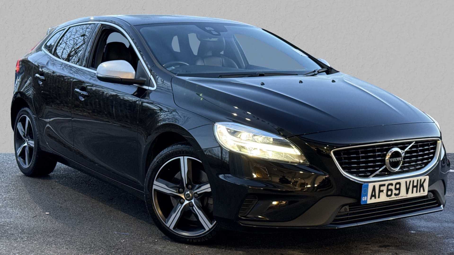 Main listing image - Volvo V40