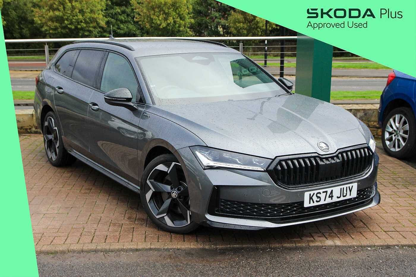Main listing image - Skoda Superb